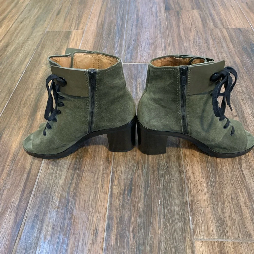 Frye Women’s Danica Lug Lace Up Zip Green Suede Peep Toe Boots Size 10 M - Picture 9 of 15